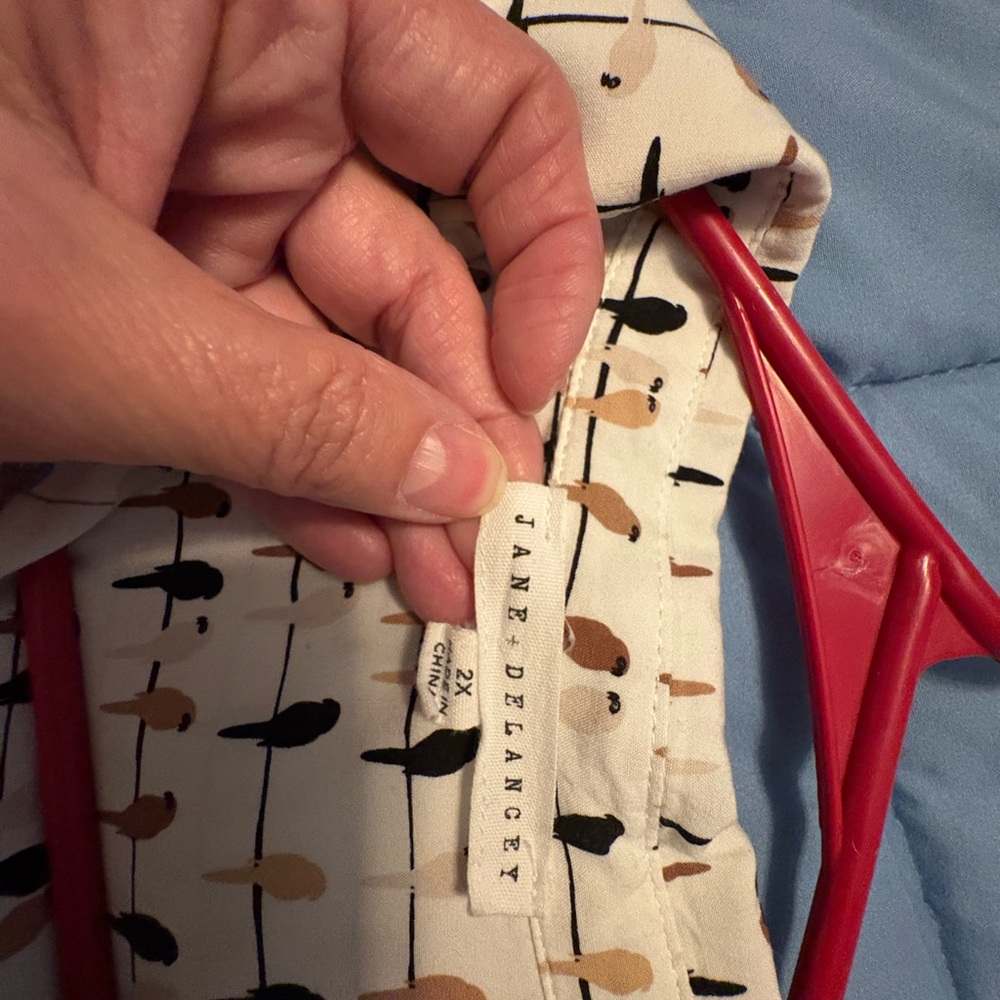 Jane and Delancey White and Black Patterned Blouse - Picture 3 of 3